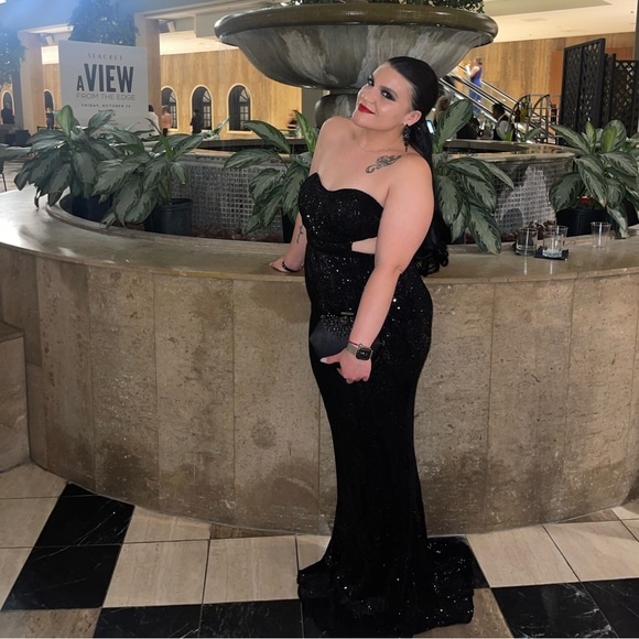 LOVE&LEMONADE-Mermaid Hem Backless Sequin Tube Dress| Size L - Picture 9 of 10